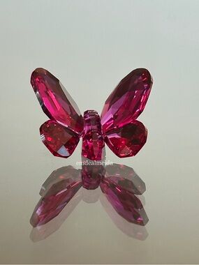 Swarovski Crystal Brilliant Butterflies Small Fuchsia Purple Butterfly 955428